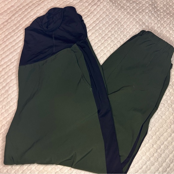 Isabel Maternity by Ingrid & Isabel Olive Green Jogger Pants XL - Picture 2 of 8
